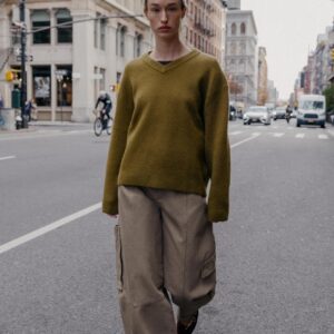 PLAIN KNIT V-NECK JUMPER