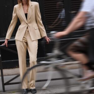 ONE-BUTTON TAILORED BLAZER