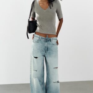 V-NECK T-SHIRT