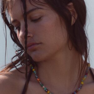 CONTRAST BEAD NECKLACE