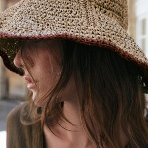 CONTRAST BUCKET HAT