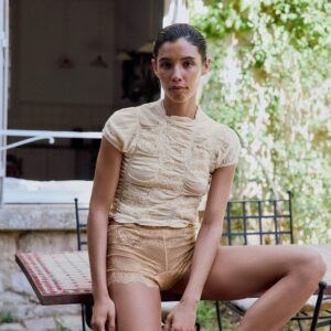 KNIT TOP WITH GATHERING AND EMBROIDERY