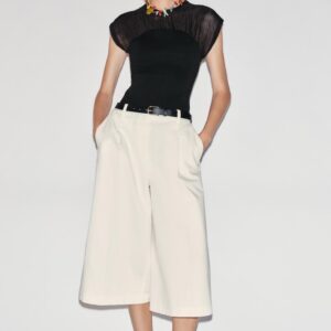 CONTRAST KNIT TOP