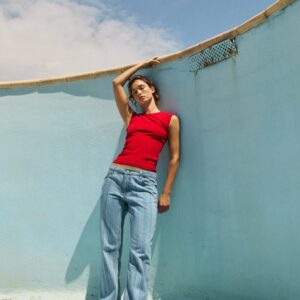 SLEEVELESS TOP