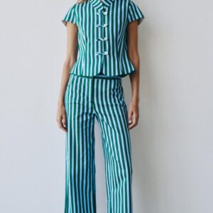 STRIPED TOP WITH FROG FASTENING