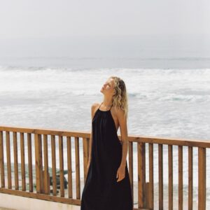 FLOWING HALTER DRESS