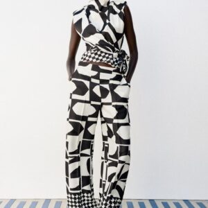 GEOMETRIC PRINT TOP WITH SHOULDER PADS