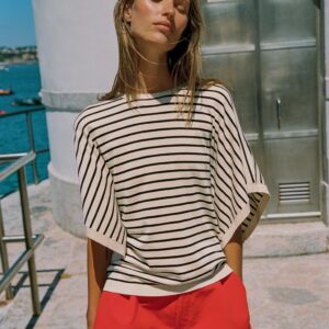 WIDE SHORT SLEEVE KNIT TOP