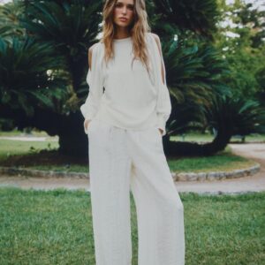 BLOUSE WITH SLEEVE VENTS