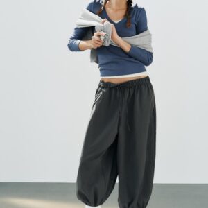 TRAINERS WITH ELASTICATED HEEL