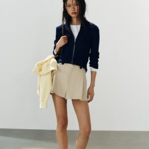 PLEATED SHORTS WITH BUTTONS