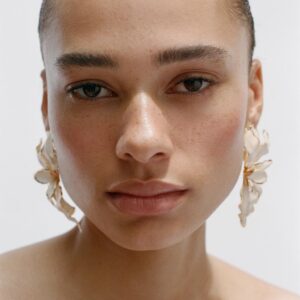 EMBOSSED FLOWER EARRINGS