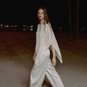 ASYMMETRIC METALLIC THREAD CAPE