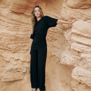 STRAIGHT-LEG CREPE TROUSERS WITH SLITS - BLACK