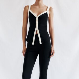 CONTRAST BUTTON TOP