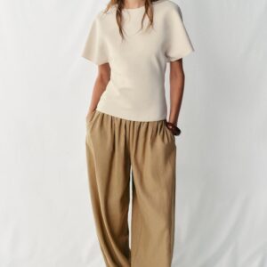 SHORT SLEEVE CUT-OUT TOP