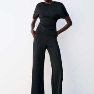 CUT-OUT SHORT SLEEVE TOP - BLACK