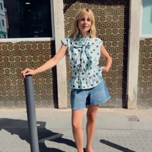 POLKA DOT SHIRT WITH BOW AND SLEEVELESS DESIGN