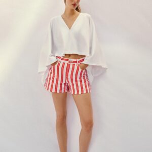 STRIPED MOM FIT SHORTS