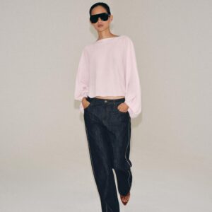 VOLUMINOUS SLEEVE JUMPER