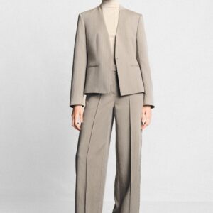 FITTED COLLARLESS BLAZER