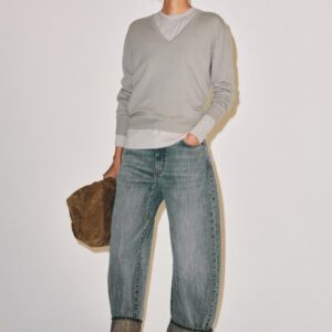 ULTRA-SOFT 100% WOOL V-NECK JUMPER