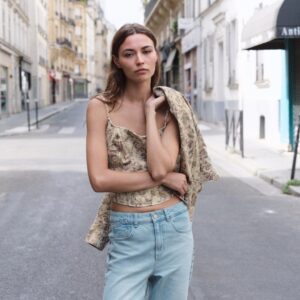 Z1975 FLORAL PRINT DENIM CROP TOP