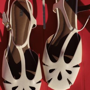 FLAT CAGE SANDALS