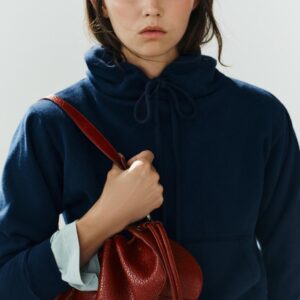 GATHERED ELONGATED SHOULDER BAG