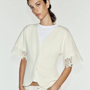 SOFT LACE TOP