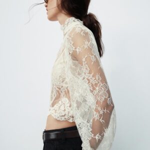 LACE TOP WITH BUTTONS