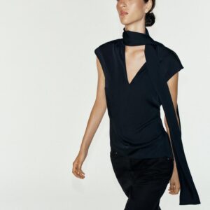 SLEEVELESS TOP WITH TIE