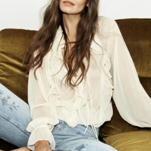 ROMANTIC VOLUMINOUS TOP