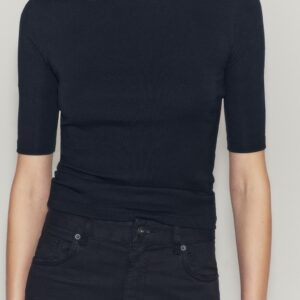 ELBOW-SLEEVE T-SHIRT