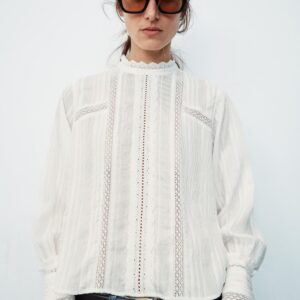 ROMANTIC EMBROIDERED BLOUSE