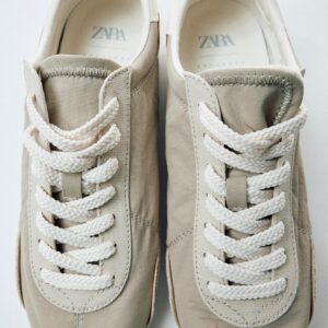 TRAINERS WITH HEEL COUNTER